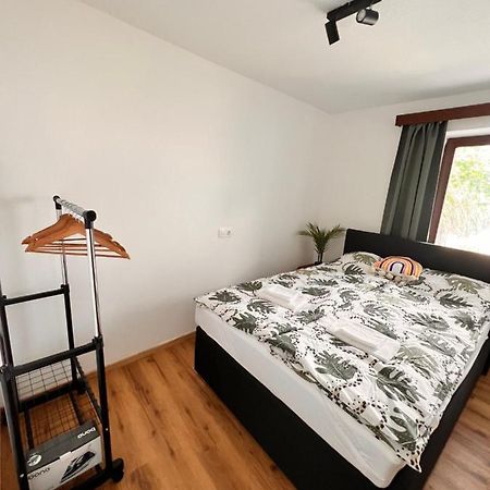 Perfekte Lage! Ganze Wohnung Burgblick Residenz Sankt Veit an der Glan Buitenkant foto