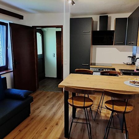 Perfekte Lage! Ganze Wohnung Burgblick Residenz Sankt Veit an der Glan Buitenkant foto